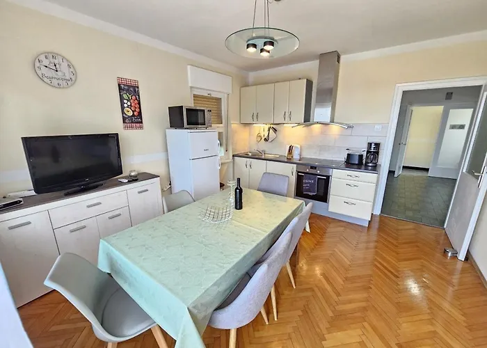 Daire Brlja Nv - For 4 Persons On Great Location *