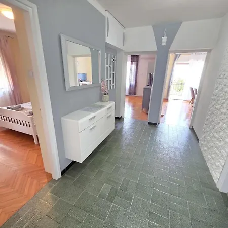 Brlja Nv - For 4 Persons On Great Location Lejlighed Novi Vinodolski